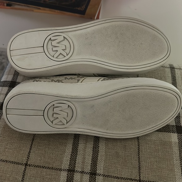 Michael Kors Stripe Lace-Up Size 6.5 - Picture 11 of 12